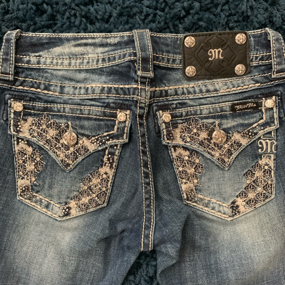 Miss Me Capri Jeans